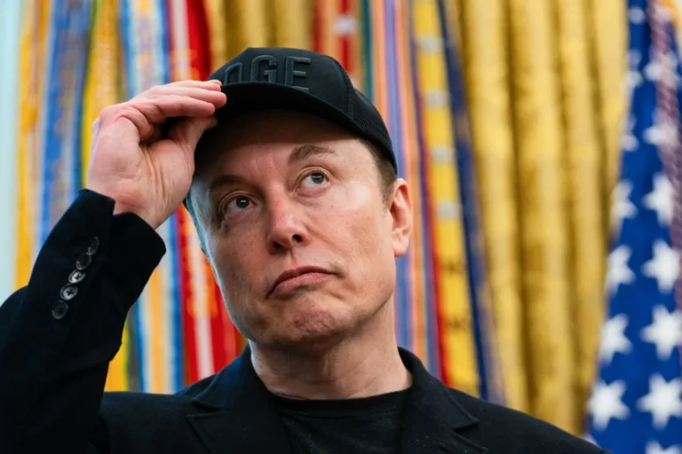 Unión Europea multa a Elon Musk con 120 mde por incumplir la ley de redes sociales