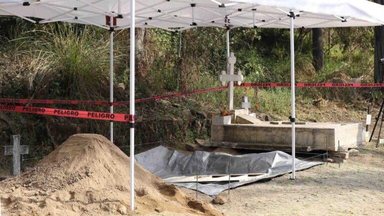 Encuentran 23 cuerpos en una fosa común en panteón de la Miguel Hidalgo, CDMX