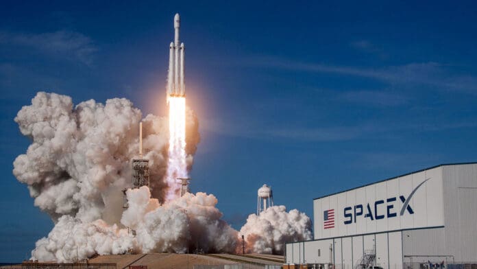 SpaceX, propiedad de Elon Musk, prepara venta de acciones por 800 mmdd