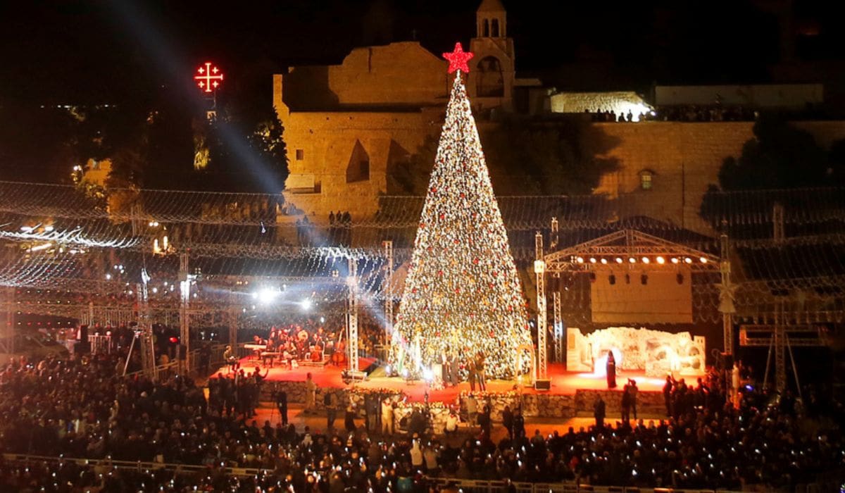 Navidad de esperanza en Belén: encienden el árbol tras dos años de apagón por la guerra en Gaza​