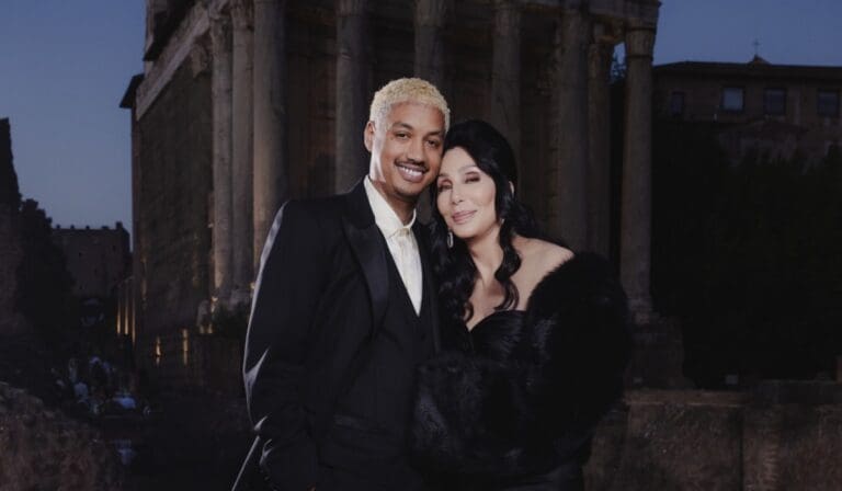 A sus 79 años, Cher planea boda con su pareja 40 años más joven