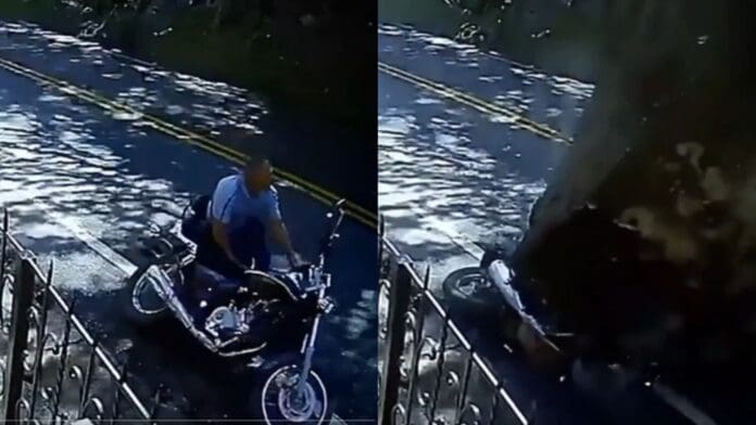 Video: Motociclista casi es aplastado por una roca gigante que se desprendió de una montaña en Colombia