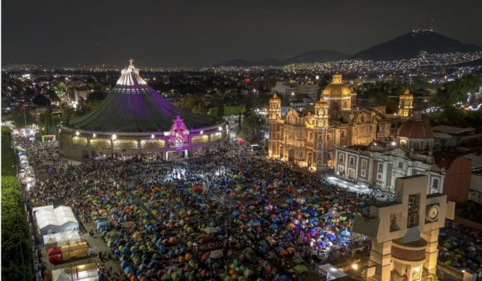 Artistas y peregrinos celebran a la Virgen de Guadalupe con mañanitas en la Basílica de la Cdmx