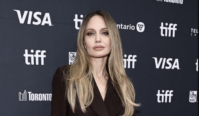 Angelina Jolie muestra por primera vez las cicatrices de su mastectomía