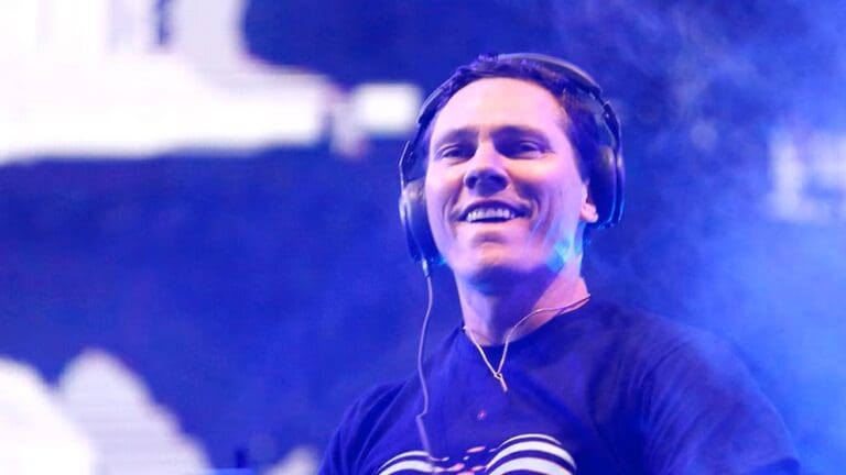 DJ Tiësto ofrecerá un concierto gratuito frente a la Gran Pirámide de Giza, en Egipto