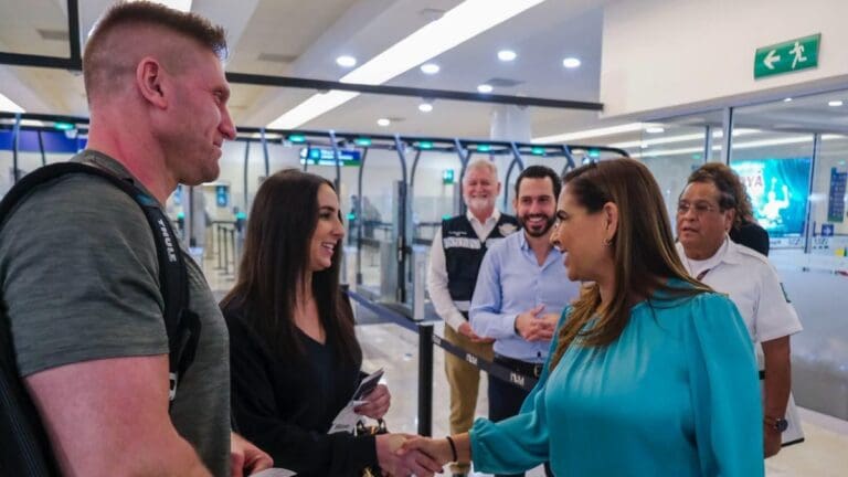 Quintana Roo rompe récord histórico con 766 operaciones aéreas en un solo día, anuncia Mara Lezama