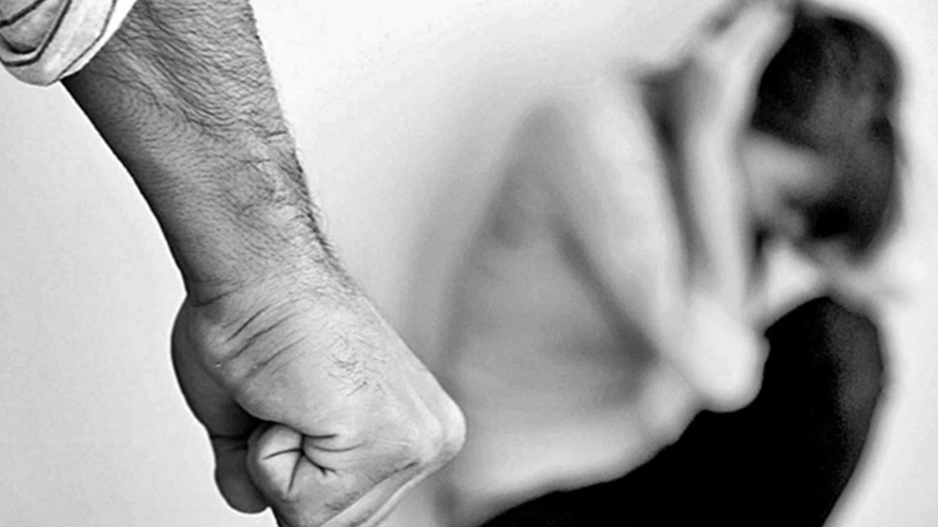 Detienen a hombre en estado de ebriedad tras golpear a su esposa e hijo de 11 años en Gómez Palacio, Durango