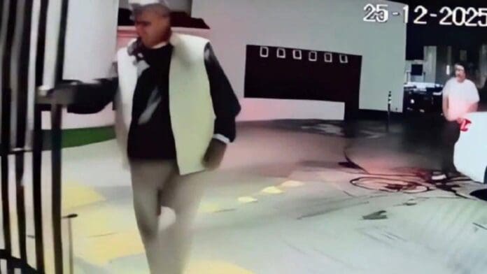 Video: Guardia de seguridad de un fraccionamiento es agredido y amenazado con un arma de fuego en San Luis Potosí