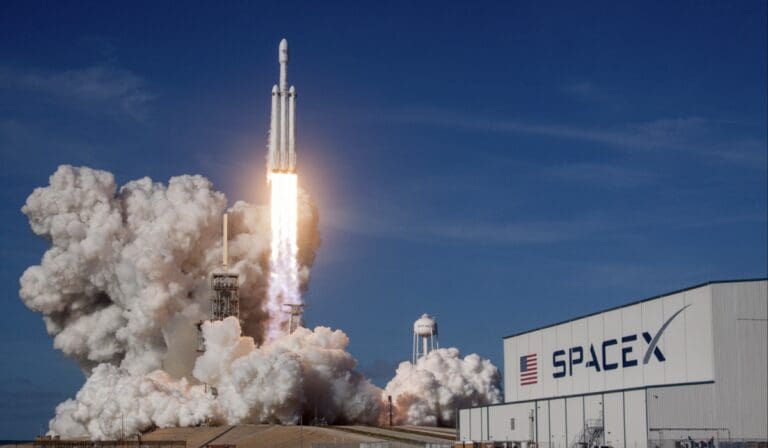 Lanzamiento de satélite de SpaceX podría verse desde México