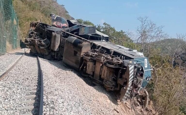 Las vías del Tren Interoceánico se encontraban en muy buenas condiciones, afirma el secretario de la Marina.