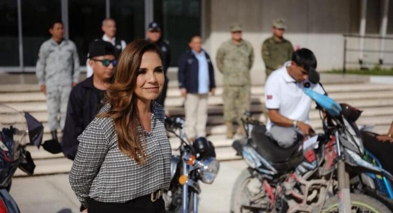 En estrecha coordinación con los tres niveles de gobierno, se recuperan vehículos robados, señaló Mara Lezama.