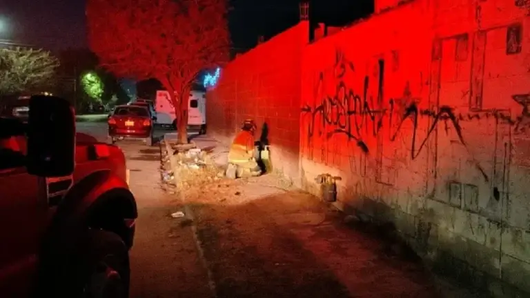Sujeto incendia medidores de gas en Torreón, Coahuila