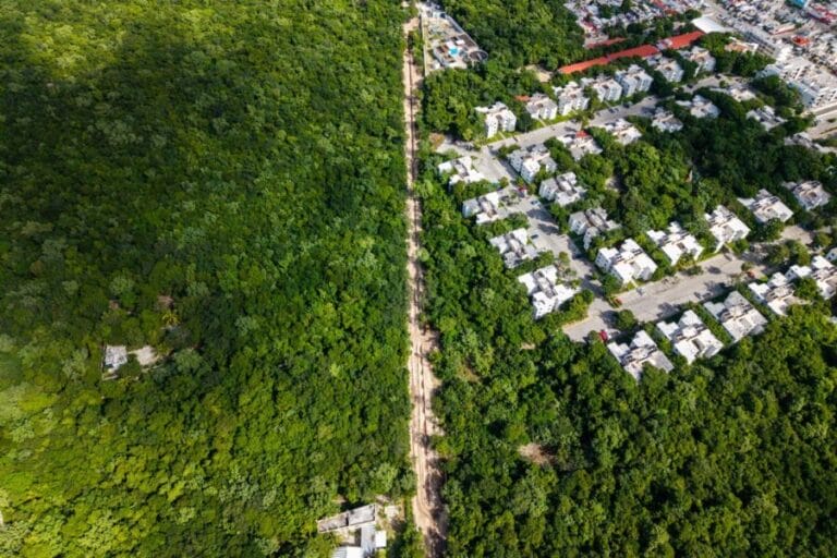 Aguakan continúa avanzando en la segunda fase del proyecto de modernización de alcantarillado en Puerto Morelos