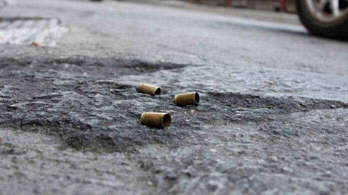 Mujer es asesinada de un balazo en la cabeza por su propio hijo en Morelia, Michoacán