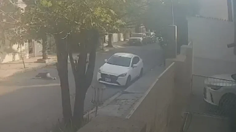 Sujeto atropella a su pareja tras discusión en Monterrey, Nuevo León
