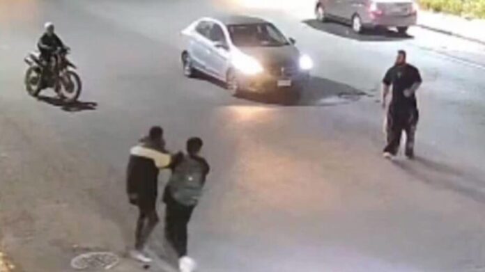 Video: Joven desarma a ladrón durante intento de asalto en Nicolás Romero, Edomex