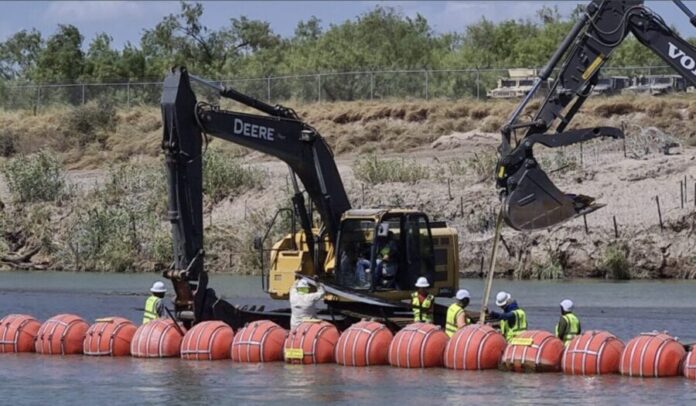 Estados Unidos reinstala el muro flotante en el Río Bravo; las boyas abarcarán cerca de 800 kilómetros