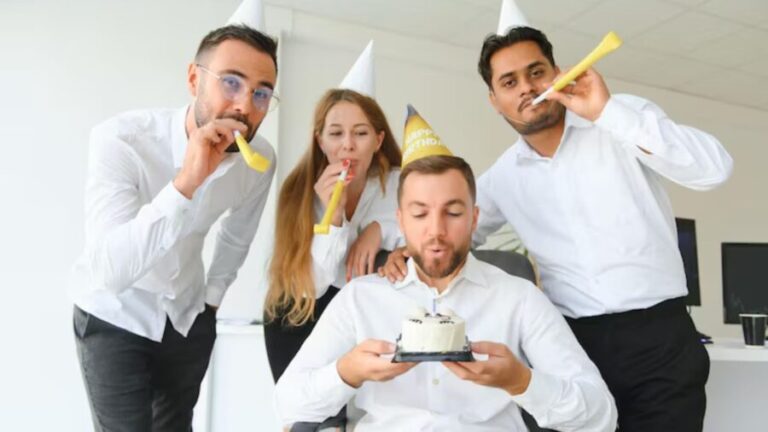 Diputado de Morena propone descanso o pago doble a los trabajadores el día de su cumpleaños