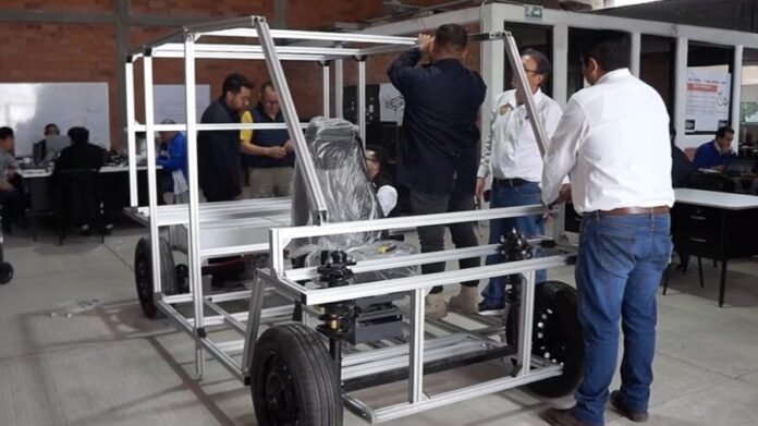 Una empresa de telefonía sin experiencia diseñará Olinia, auto eléctrico del gobierno de Claudia Sheinbaum.