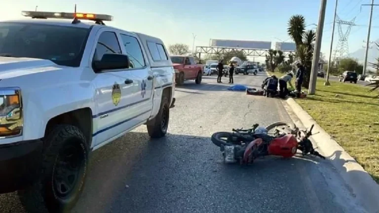 Niño es atropellado por motociclista que hacía piruetas en Juárez, Nuevo León