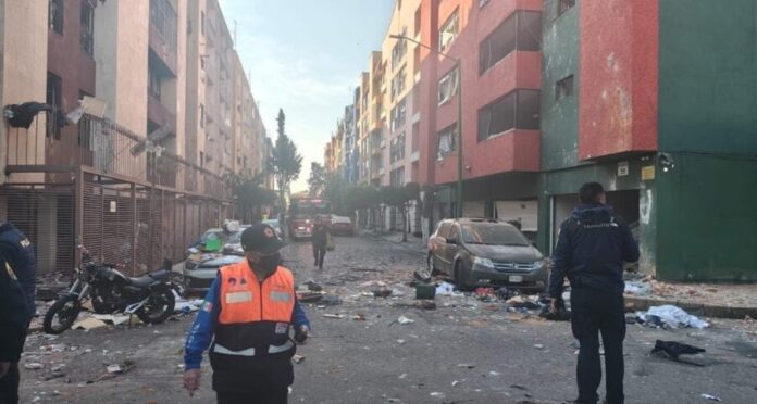 Una explosión en Coyoacán, en la Cdmx dejó al menos unas cinco personas lesionadas y daños en varios inmuebles.