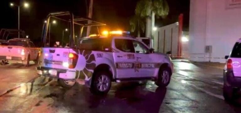 Mueren dos personas y dos quedan lesionadas tras choque de un BMW en el bulevar Colosio de Cancún. Una pena.