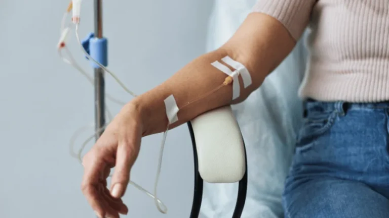 Mujer recibe 500 mil dólares tras ser sometida a quimioterapia sin tener cáncer en Italia