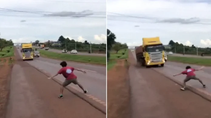 Tiktoker se graba frente a camiones en movimiento en Paraguay