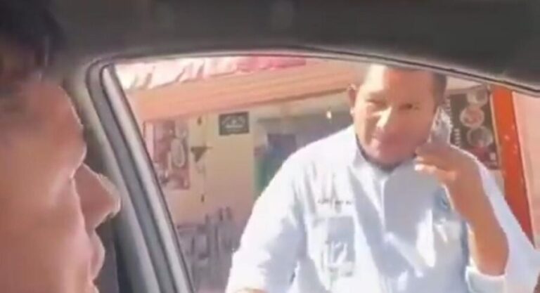 Taxista agrede a conductor en plena Quinta Avenida de Playa del Carmen. Sí, una vez más aparece la violencia.