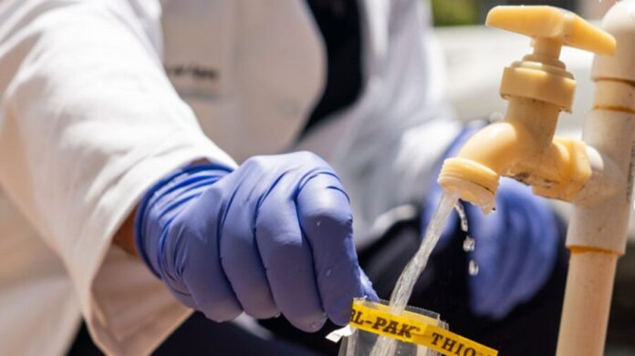 Aguakan promueve mantenimiento de tuberías para prevenir enfermedades por bacterias en Quintana Roo