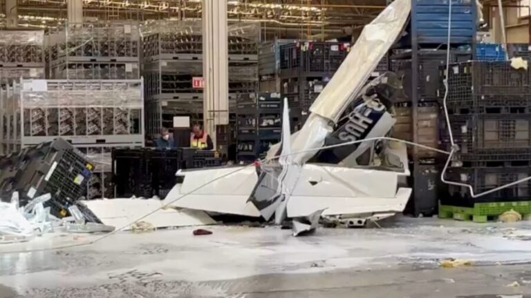 Se desploma avioneta sobre parque industrial en Ramos Arizpe, Coahuila