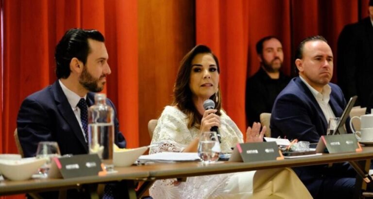 Mara Lezama fortalece la promoción turística de Quintana Roo en el marco de Fitur 2026 junto a los secretarios de turismo de México.