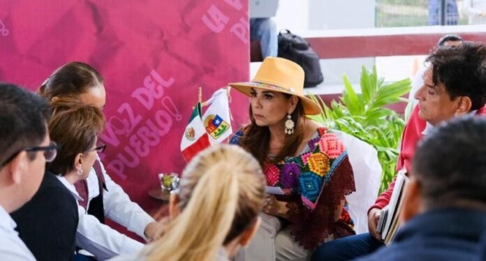 Atiende Mara Lezama de manera directa a la gente de Cozumel a través de la audiencia pública 