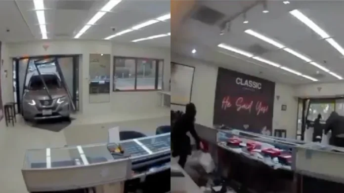 Sujetos estrellan auto contra joyería para asaltarla en California, Estados Unidos