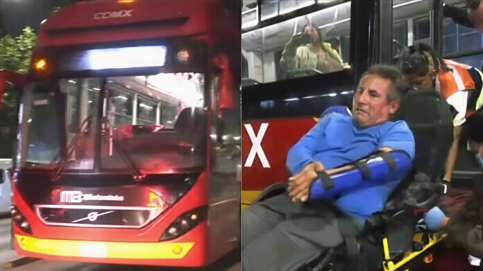 Hombre se arroja al paso del Metrobús en CDMX y provoca que varias personas resulten heridas