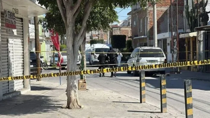 Albañil muere tras recibir descarga eléctrica en León, Guanajuato