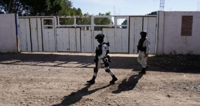 Vinculan a proceso a tres implicados en masacre de 11 personas en campo de futbol de Salamanca, Guanajuato.