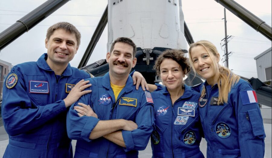 Tripulación de Artemis II de la NASA llevará un celular para publicar imágenes y videos desde el espacio