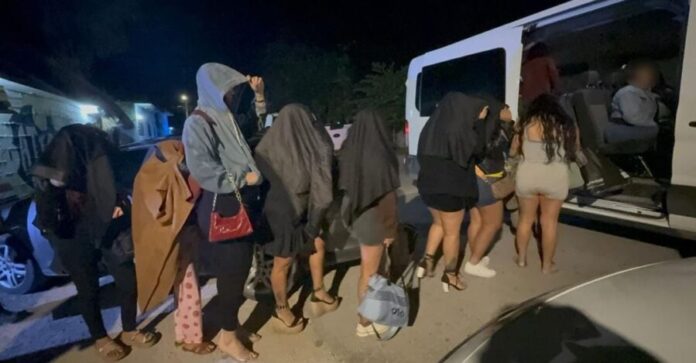Rescatan a 17 mujeres víctimas de trata en la zona maya de Quintana Roo. De ellas 16 eran mexicanas y una extranjera.