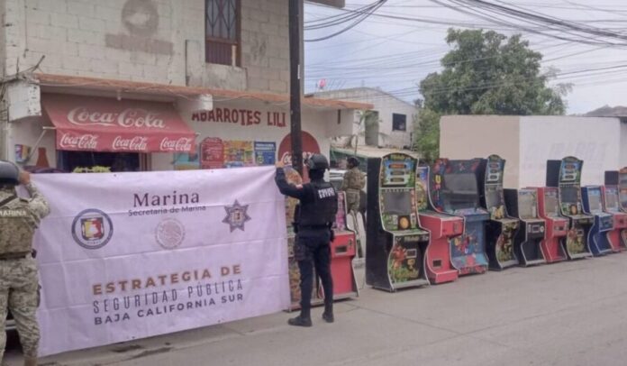 Decomisan 27 tragamonedas en Baja California Sur; servían para reclutamiento delictivo y narcomenudeo