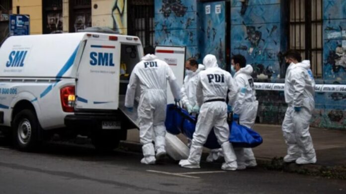 Reo mata a compañero de celda y se come partes de su rostro en una prisión en Chile