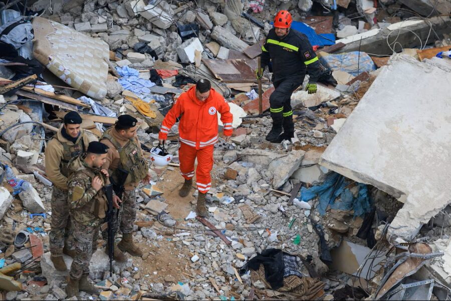Video: Derrumbe de un edificio deja al menos 15 muertos en Trípoli, Líbano