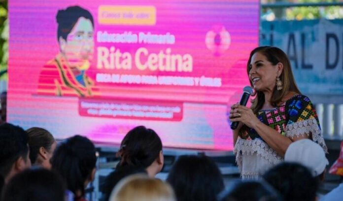 Encabeza Mara Lezama asamblea informativa de la beca “Rita Cetina” para estudiantes de primaria, en Cancún.