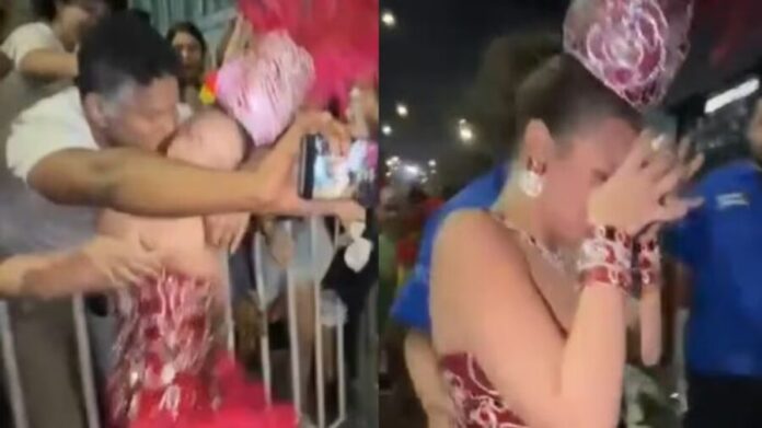 Sujeto besa por la fuerza a una reina de carnaval en Colombia
