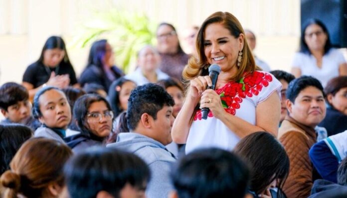 Inaugura Mara Lezama Espinosa un domo en el Cobach de Ciudad Mujeres que beneficia a más de 500 estudiantes.