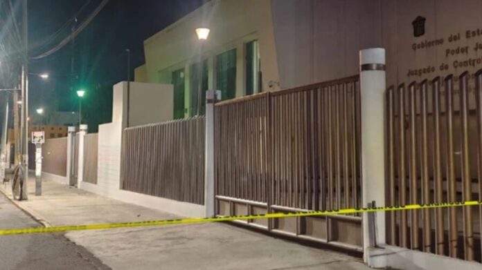 Arrojan explosivo en los juzgados de Nezahualcóyotl, Edomex; hay dos heridos