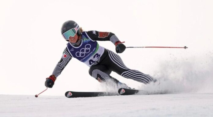 Descalifican a la mexicana Sarah Schleper de los Juegos Olímpicos de Invierno por el tamaño de sus esquís.