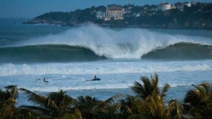 Mueren ahogados dos turistas extranjeros en playas de Puerto Escondido, Oaxaca