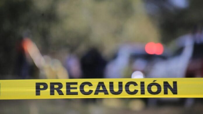 Fallece mujer motociclista tras chocar contra una vaca que se le atravesó en Los Mochis, Sinaloa