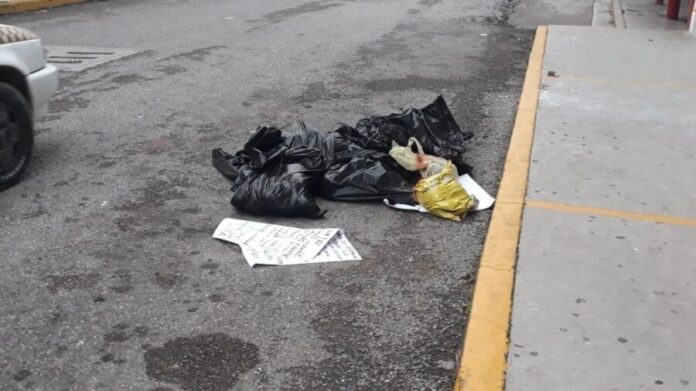 Encuentran restos humanos dentro de bolsas en Acapulco, Guerrero